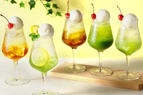 清涼感あふれる「日本茶クリームソーダ」が夏季限定で登場